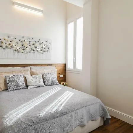 Oltrarno Lily Apartment *